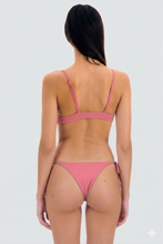 Laden Sie das Bild in den Galerie-Viewer, Model Back: Rio De Sol Oberteil Top Confetti Mila