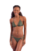 Laden Sie das Bild in den Galerie-Viewer, Model Front: Rio De Sol Oberteil Top Croco Tri-Inv