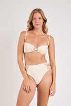Laden Sie das Bild in den Galerie-Viewer, Image 05: Rio De Sol Set Set Malibu-Natural Bandeau-Iris High-Waist-Spin-Iris