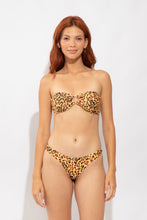 Laden Sie das Bild in den Galerie-Viewer, Model Front: Rio De Sol Oberteil Top Yellow-Feline Mavi