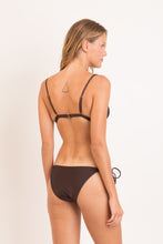 Laden Sie das Bild in den Galerie-Viewer, Model Back: Rio De Sol Unterteil Bottom Shimmer-Coffee Ibiza-Comfy