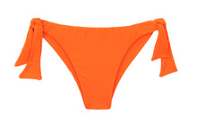 Laden Sie das Bild in den Galerie-Viewer, Product Front: Rio De Sol Unterteil Bottom Dots-Orange Italy