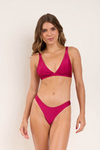 Laden Sie das Bild in den Galerie-Viewer, Model Front: Rio De Sol Oberteil Top Shimmer-Desejo Alba
