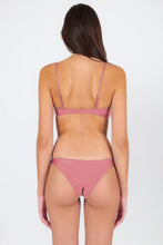 Laden Sie das Bild in den Galerie-Viewer, Model Back: Rio De Sol Oberteil Top Shimmer-Confetti Bandeau-Knot