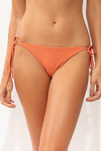 Laden Sie das Bild in den Galerie-Viewer, Gallery: Rio De Sol Unterteil Bottom Sand-Argila Ibiza-Comfy