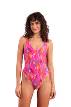 Laden Sie das Bild in den Galerie-Viewer, Model Front: Rio De Sol Badeanzug Flavors Zoe