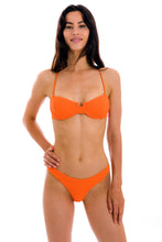 Laden Sie das Bild in den Galerie-Viewer, Model Front: Rio De Sol Unterteil Bottom St-Tpz-Tangerina Essential