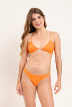 Laden Sie das Bild in den Galerie-Viewer, Model Front: Rio De Sol Oberteil Top Bio-Laranjada Camille