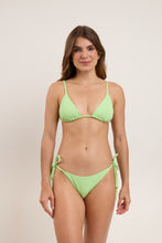 Laden Sie das Bild in den Galerie-Viewer, Model Front: Rio De Sol Oberteil Top Sand-Menta Lia