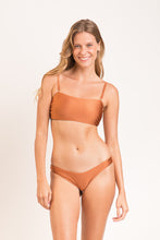 Laden Sie das Bild in den Galerie-Viewer, Model Front: Rio De Sol Unterteil Bottom Nocciola High-Leg