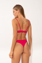Laden Sie das Bild in den Galerie-Viewer, Model Back: Wednesday In Hawaii By Rio De Sol Oberteil Top Guava Hana