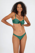 Laden Sie das Bild in den Galerie-Viewer, Model Front: Rio De Sol Oberteil Top Palace Bandeau-No