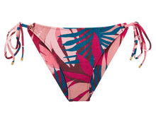 Laden Sie das Bild in den Galerie-Viewer, Model Front: Rio De Sol Unterteil Bottom Yucca Comfort