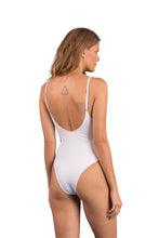 Laden Sie das Bild in den Galerie-Viewer, Model Back: Rio De Sol Badeanzug Bora-White Hype
