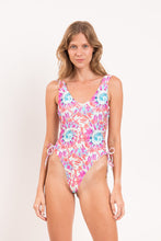 Laden Sie das Bild in den Galerie-Viewer, Model Front: Rio De Sol Badeanzug Splash Zoe