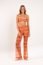 Laden Sie das Bild in den Galerie-Viewer, Model Front: Rio De Sol Strandhosen Maracai Pants Lana