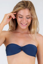 Laden Sie das Bild in den Galerie-Viewer, Gallery: Rio De Sol Oberteil Top Navy Twist