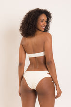 Laden Sie das Bild in den Galerie-Viewer, Model Back: Rio De Sol Oberteil Top Off-White Bandeau-Reto