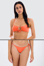 Laden Sie das Bild in den Galerie-Viewer, Model Front: Rio De Sol Set Set Light-Peach Mila Ibiza