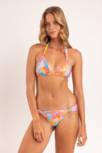 Laden Sie das Bild in den Galerie-Viewer, Model Front: Rio De Sol Oberteil Top Cloud Mel