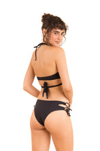 Laden Sie das Bild in den Galerie-Viewer, Model Back: Rio De Sol Oberteil Top Dots-Black Kate