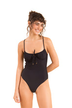 Laden Sie das Bild in den Galerie-Viewer, Model Front: Rio De Sol Badeanzug Dots-Black Julia