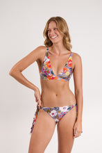 Laden Sie das Bild in den Galerie-Viewer, Model Front: Rio De Sol Unterteil Bottom Garden-Flower Gisele