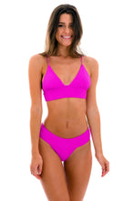 Laden Sie das Bild in den Galerie-Viewer, Model Front: Rio De Sol Unterteil Bottom St-Tpz-Pink Rio-Cos