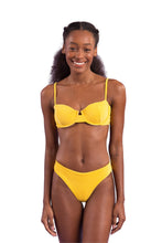 Laden Sie das Bild in den Galerie-Viewer, Model Front: Rio De Sol Unterteil Bottom Malibu-Yellow Ciao