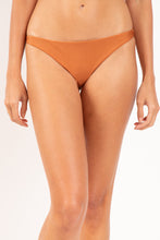 Laden Sie das Bild in den Galerie-Viewer, Gallery: Rio De Sol Unterteil Bottom Shimmer-Nocciola Leblon