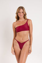 Laden Sie das Bild in den Galerie-Viewer, Model Front: Rio De Sol Unterteil Bottom Touch-Carmim Gigi
