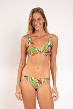 Laden Sie das Bild in den Galerie-Viewer, Model Front: Rio De Sol Set Set Tropical Chantal Nice