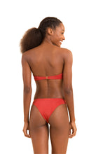 Laden Sie das Bild in den Galerie-Viewer, Model Back: Rio De Sol Oberteil Top Malibu-Chili Bandeau-Duo