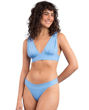 Laden Sie das Bild in den Galerie-Viewer, Gallery: Rio De Sol Set Set Baltico Halter-Marina Essential-Cos