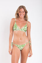 Laden Sie das Bild in den Galerie-Viewer, Model Front: Rio De Sol Oberteil Top Flow Tri-Fixo