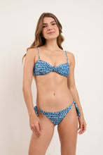 Laden Sie das Bild in den Galerie-Viewer, Model Front: Rio De Sol Unterteil Bottom Chuva Italy