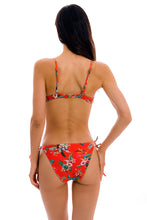 Laden Sie das Bild in den Galerie-Viewer, Model Back: Rio De Sol Unterteil Bottom Wildflowers Ibiza-Comfy