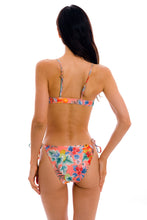 Laden Sie das Bild in den Galerie-Viewer, Model Back: Rio De Sol Set Set Frutti Mila Ibiza-Comfy