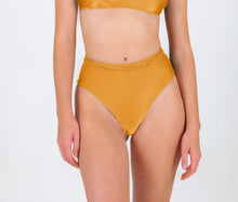 Laden Sie das Bild in den Galerie-Viewer, Gallery: Rio De Sol Unterteil Bottom Damasco Hotpants