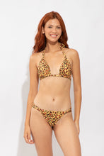 Laden Sie das Bild in den Galerie-Viewer, Model Front: Rio De Sol Oberteil Top Yellow-Feline Mel