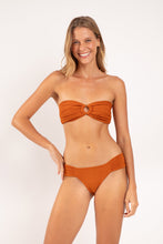 Laden Sie das Bild in den Galerie-Viewer, Image 05: Rio De Sol Set Set Ferrugo Mavi Baobi