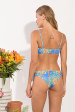 Laden Sie das Bild in den Galerie-Viewer, Model Back: Rio De Sol Set Set Treetop Bandeau-Reto Madrid