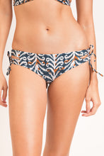 Laden Sie das Bild in den Galerie-Viewer, Gallery: Rio De Sol Unterteil Bottom Ikat Madrid
