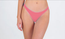 Laden Sie das Bild in den Galerie-Viewer, Model Front: Rio De Sol Unterteil Bottom Confetti Essential-Comfy