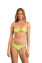 Laden Sie das Bild in den Galerie-Viewer, Model Front: Rio De Sol Oberteil Top Bora-Citrus Bandeau-Joy