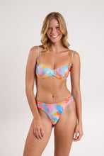Laden Sie das Bild in den Galerie-Viewer, Model Front: Rio De Sol Oberteil Top Cloud Kelli