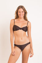 Laden Sie das Bild in den Galerie-Viewer, Model Front: Rio De Sol Oberteil Top Shimmer-Coffee Bandeau-Joy