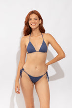 Laden Sie das Bild in den Galerie-Viewer, Model Front: Rio De Sol Unterteil Bottom Carmel-Blue Lacinho
