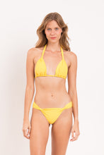 Laden Sie das Bild in den Galerie-Viewer, Model Front: Rio De Sol Unterteil Bottom Amarelo Mel

