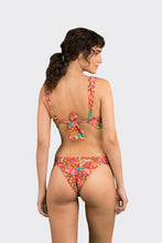 Laden Sie das Bild in den Galerie-Viewer, Model Back: Rio De Sol Oberteil Top Tropics Halter-Marina

